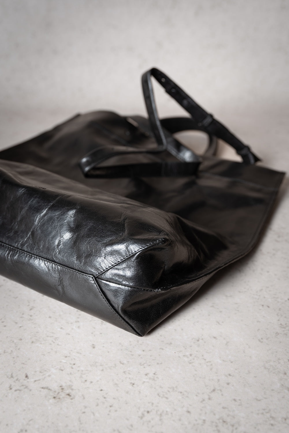 JANI | Crushed Grain | Black