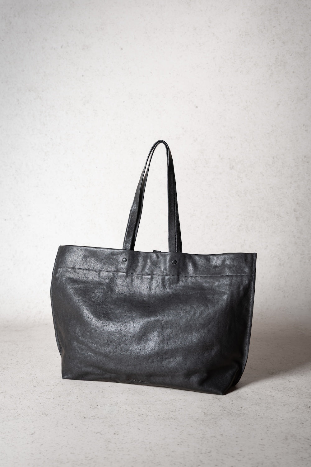 KIKI | Matte Natural Grain | Slate Black