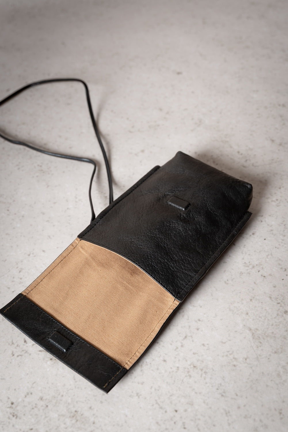 DIDI | Crushed Grain | Black
