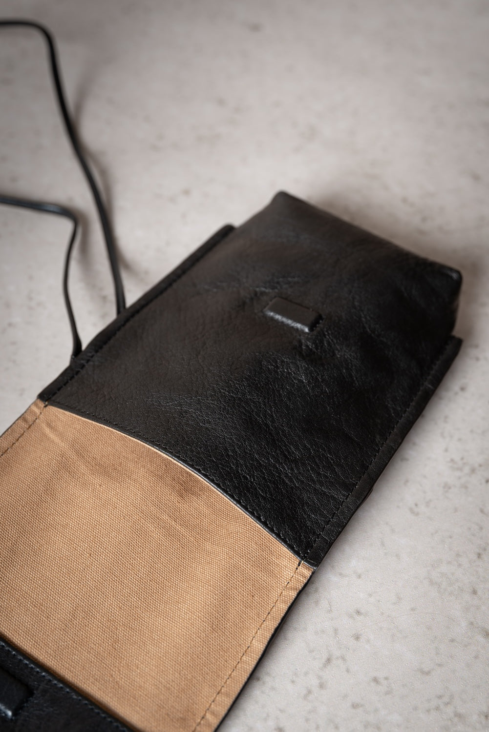 DIDI | Crushed Grain | Black