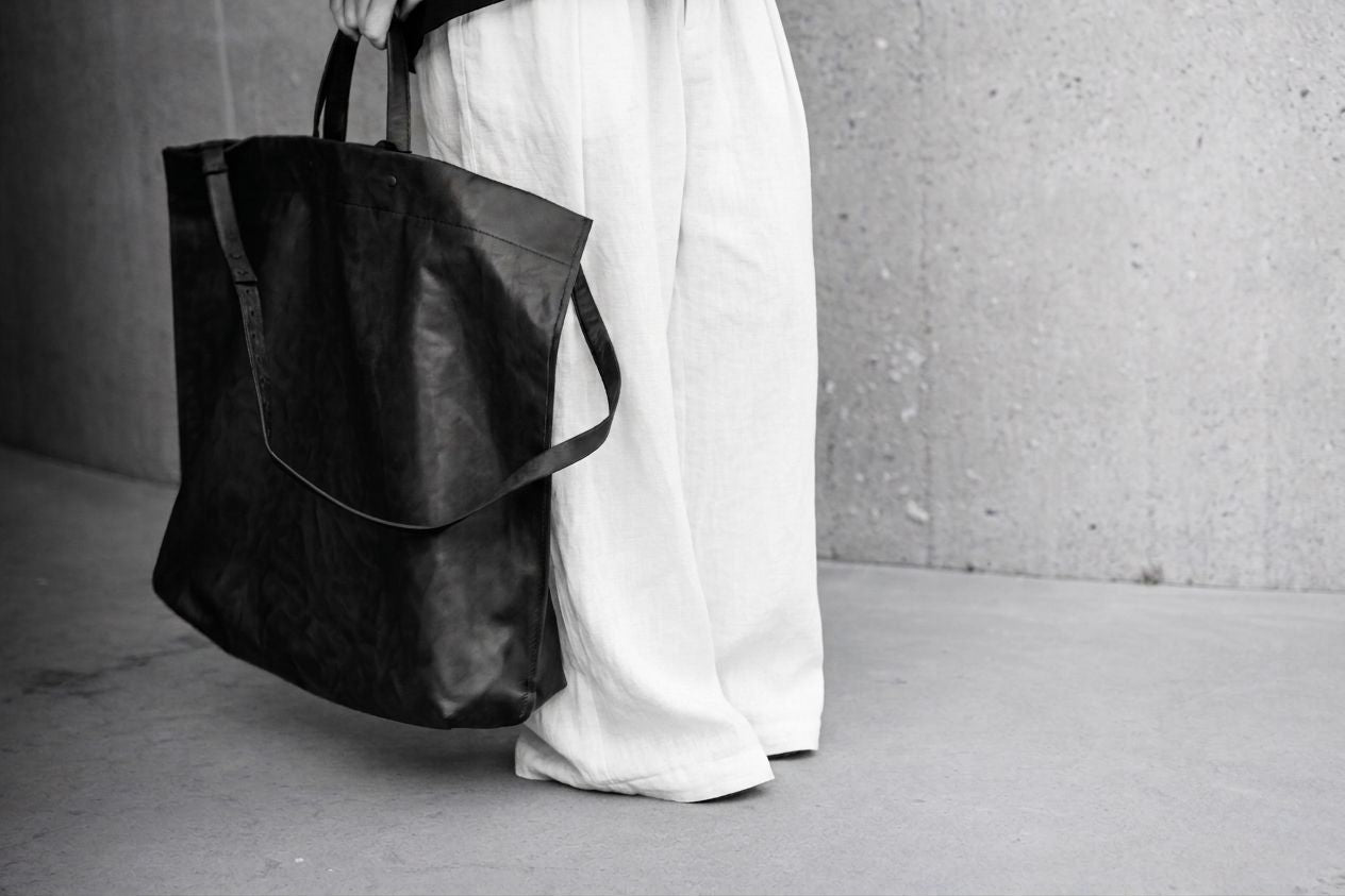 Lihann George | Seasonless and genderless leather bags 